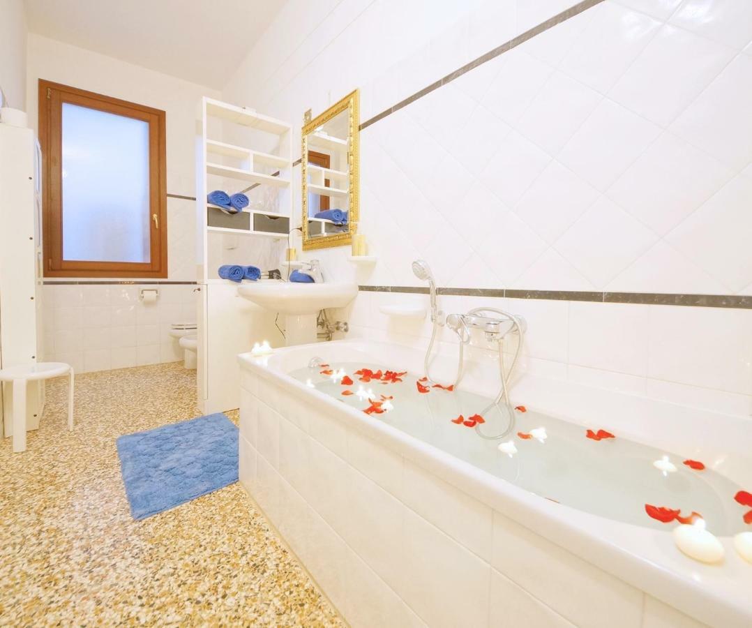 Santa Marina Apartment Rialto Венеция Экстерьер фото